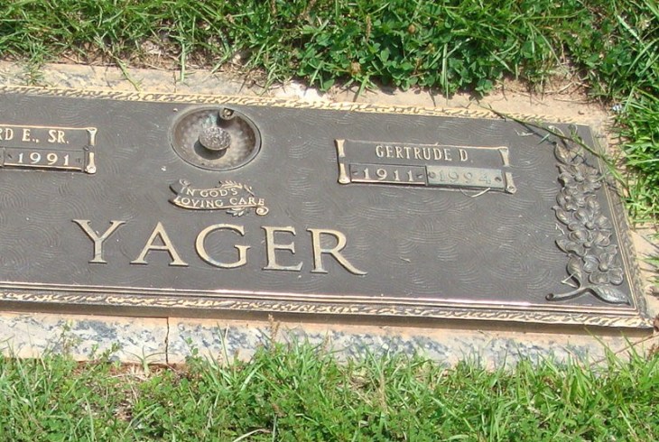 5e89d36a2c18b - Dexter Yager
